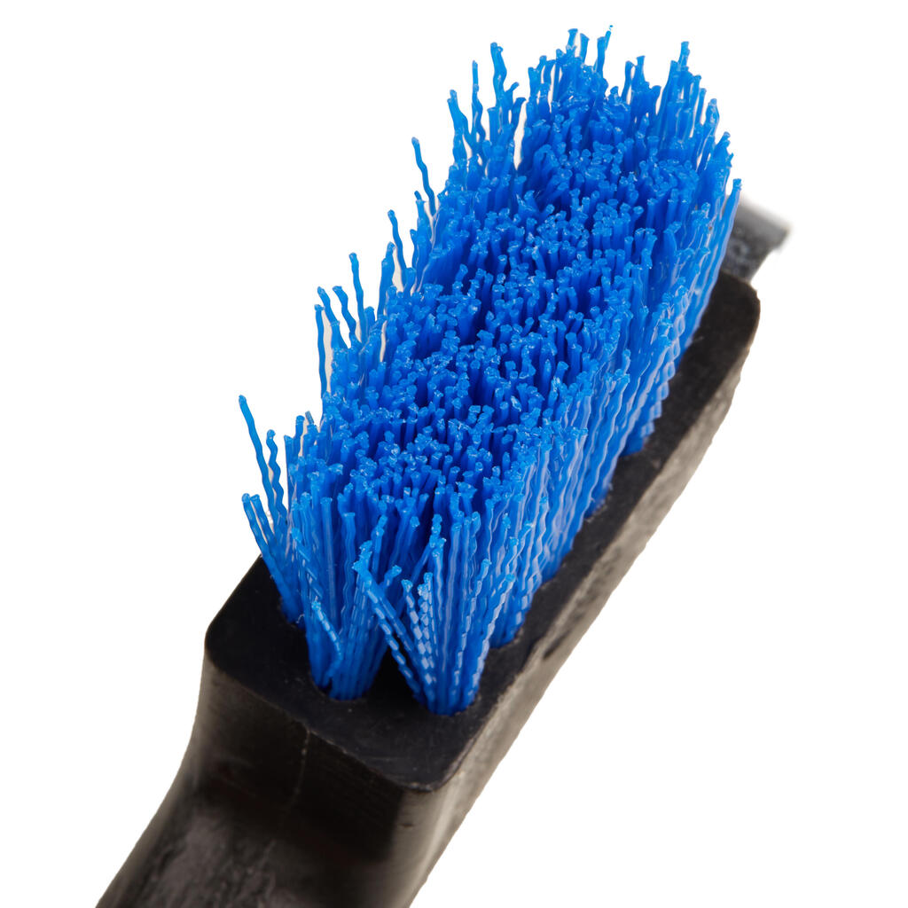 Cure-pied brosse équitation bleu électrique